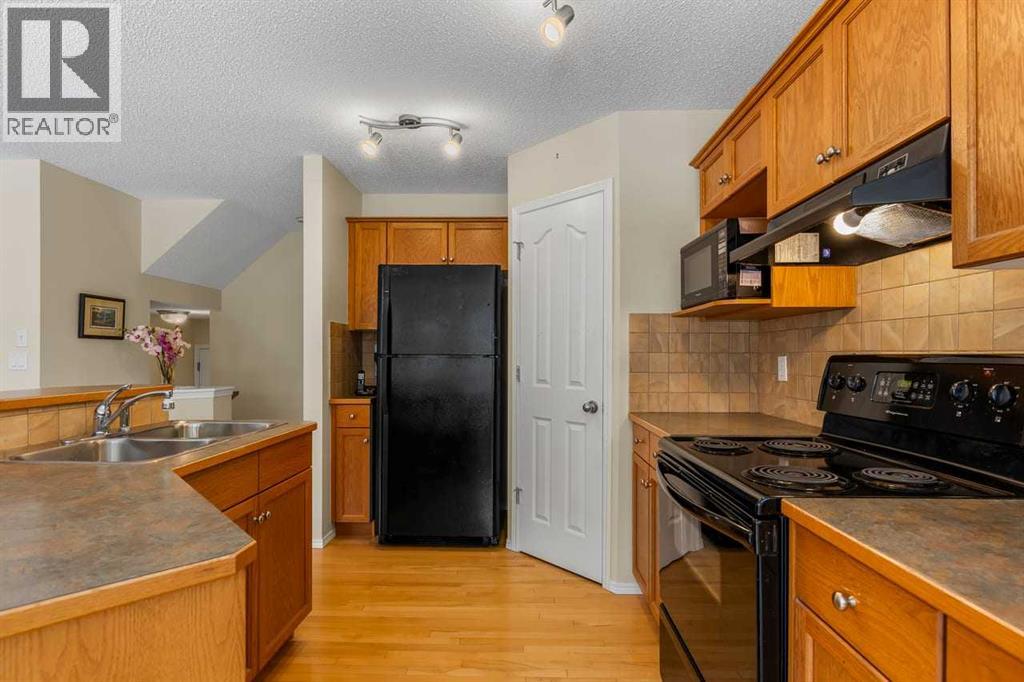 303 Springborough Way SW, photo 10 of 40