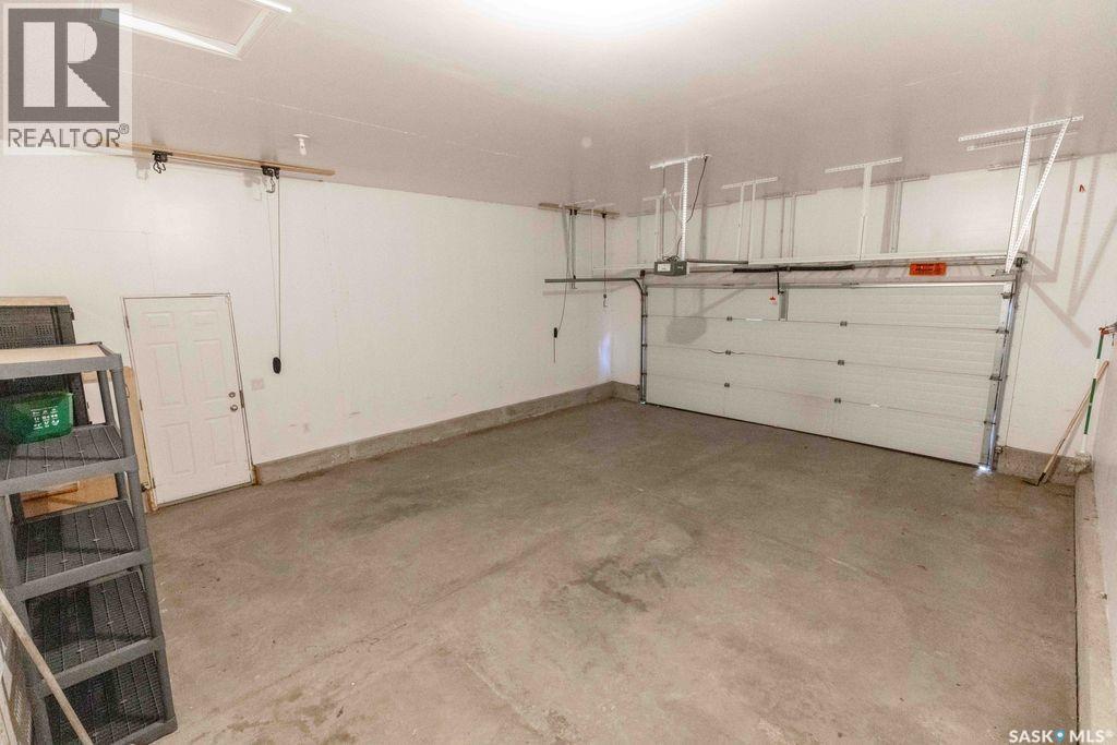 210 Greaves COURT, Saskatoon — photo 32