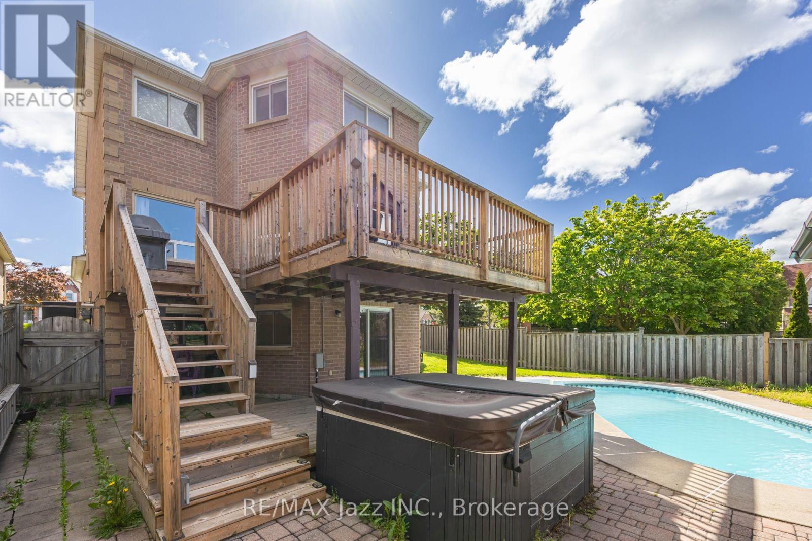 2 Coomer Crescent, Ajax, ON photo 10
