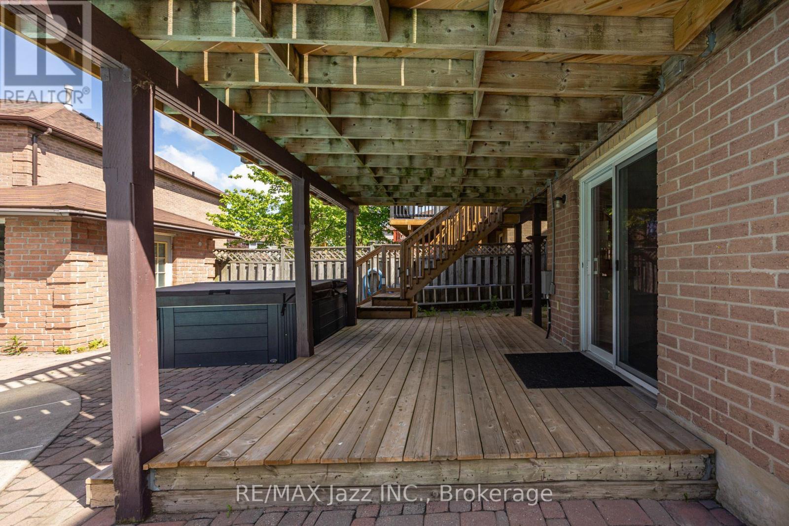2 Coomer Crescent, Ajax, ON photo 8