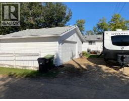6609 45 Avenue, Camrose — photo 4
