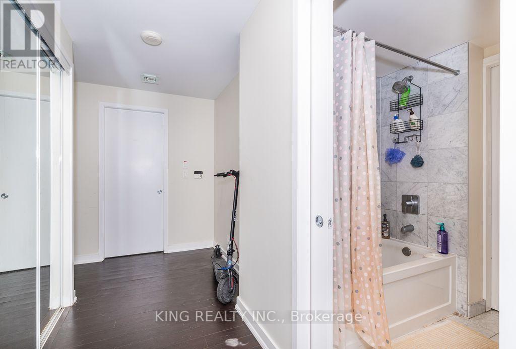 #1910 12 YORK STREET - 11