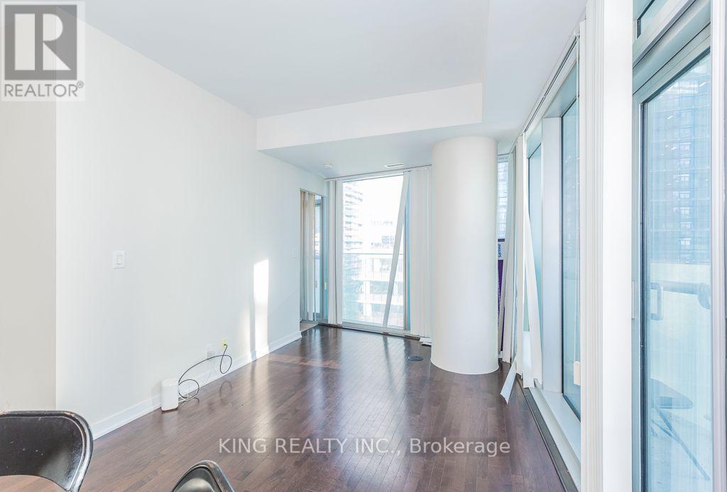 #1910 12 YORK STREET - 25