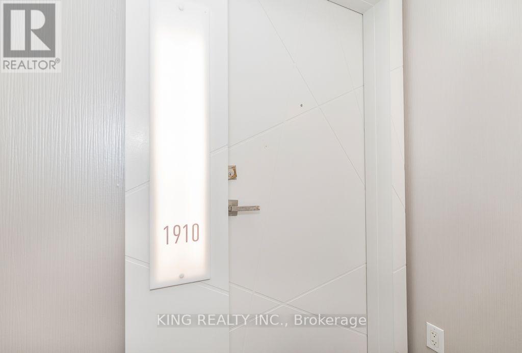#1910 12 YORK STREET - 4