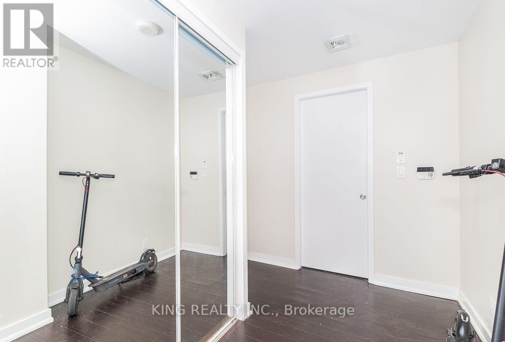 #1910 12 YORK STREET - 5