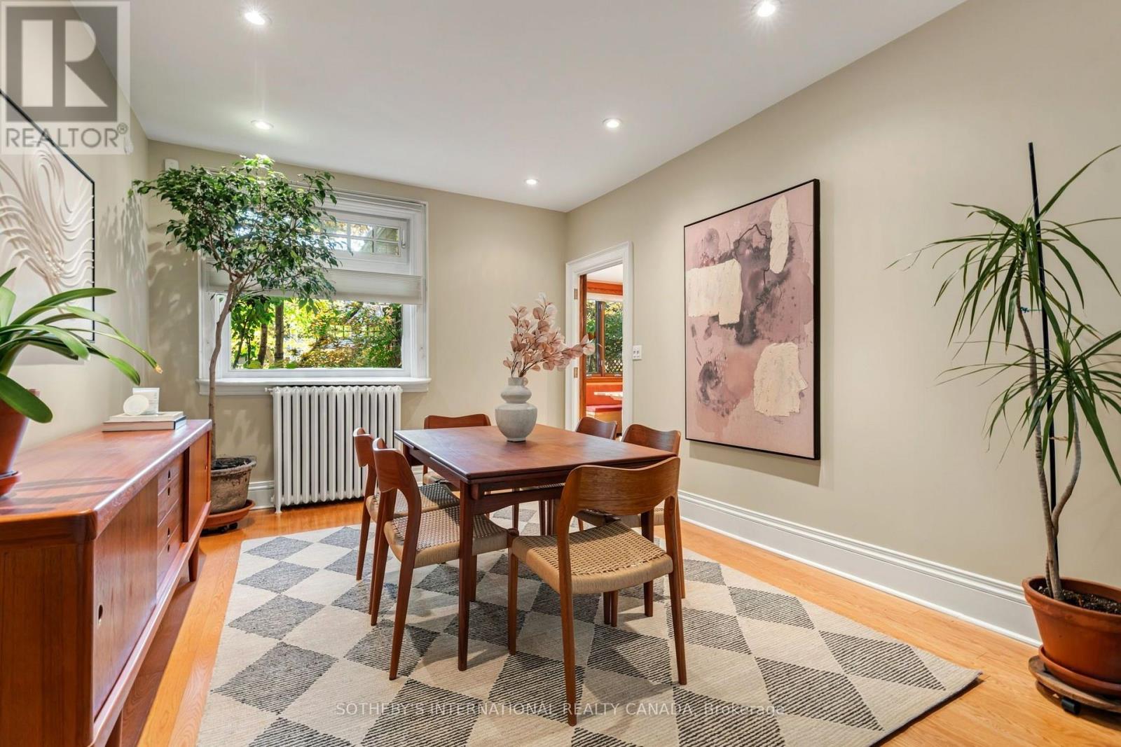 476 PALMERSTON BOULEVARD - 11