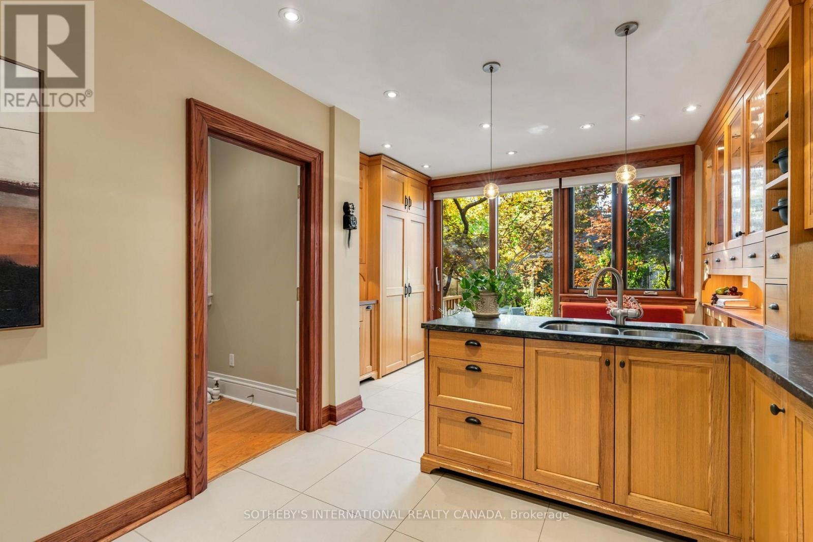476 PALMERSTON BOULEVARD - 17
