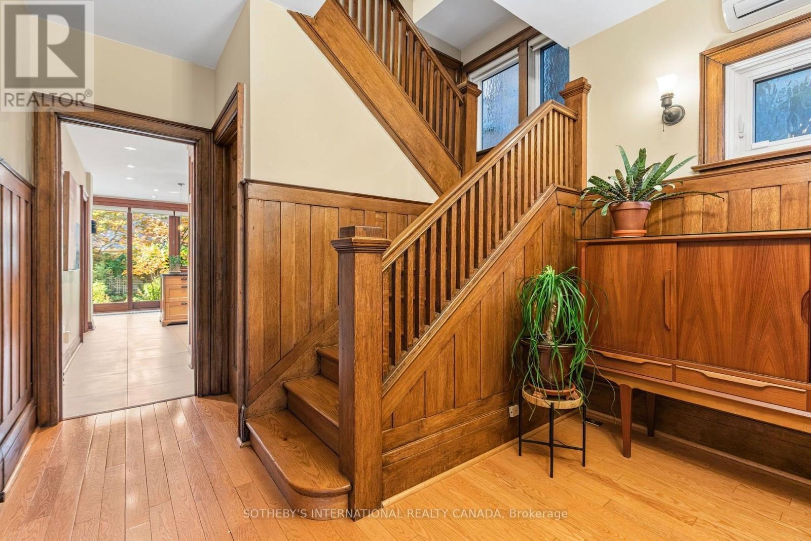 476 PALMERSTON BOULEVARD - 19