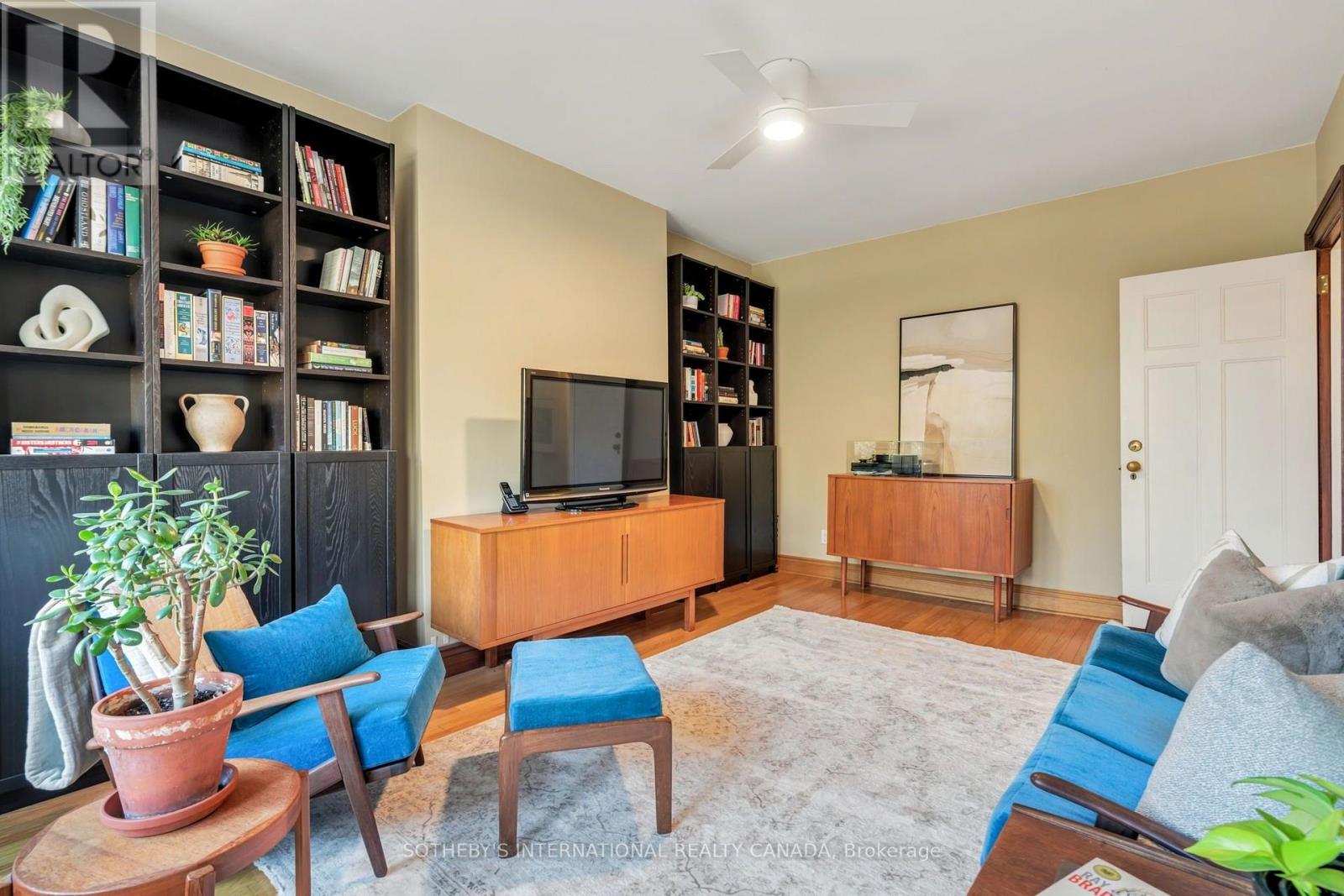 476 PALMERSTON BOULEVARD - 21