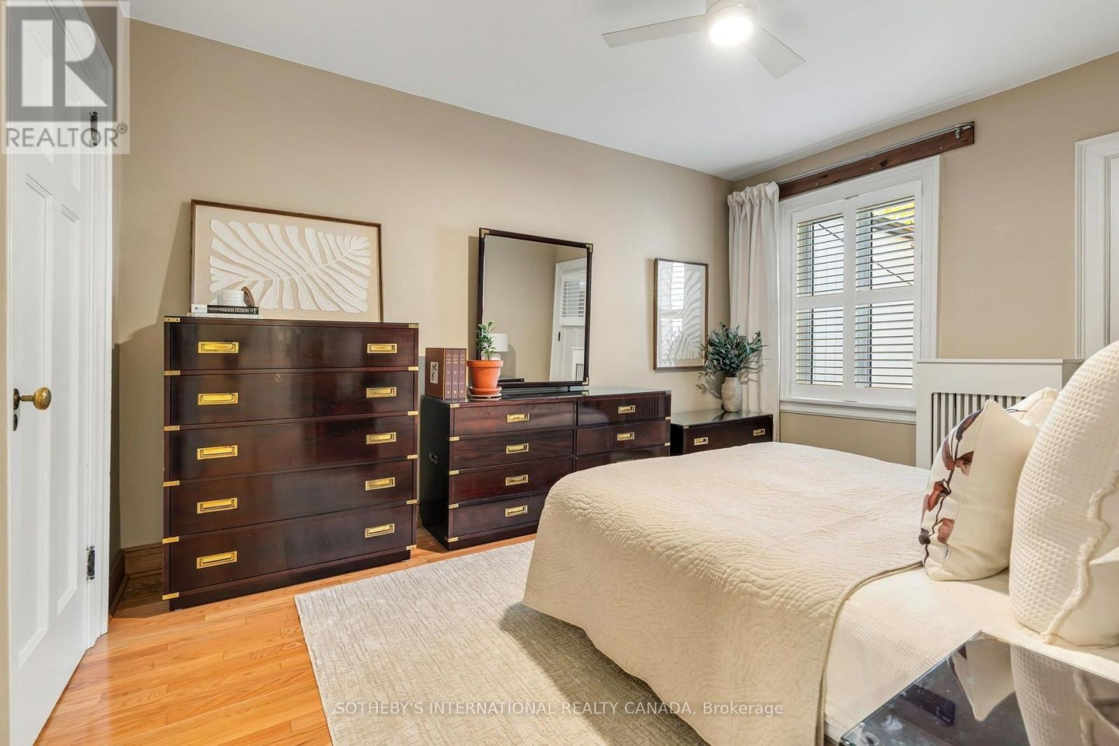 476 PALMERSTON BOULEVARD - 26