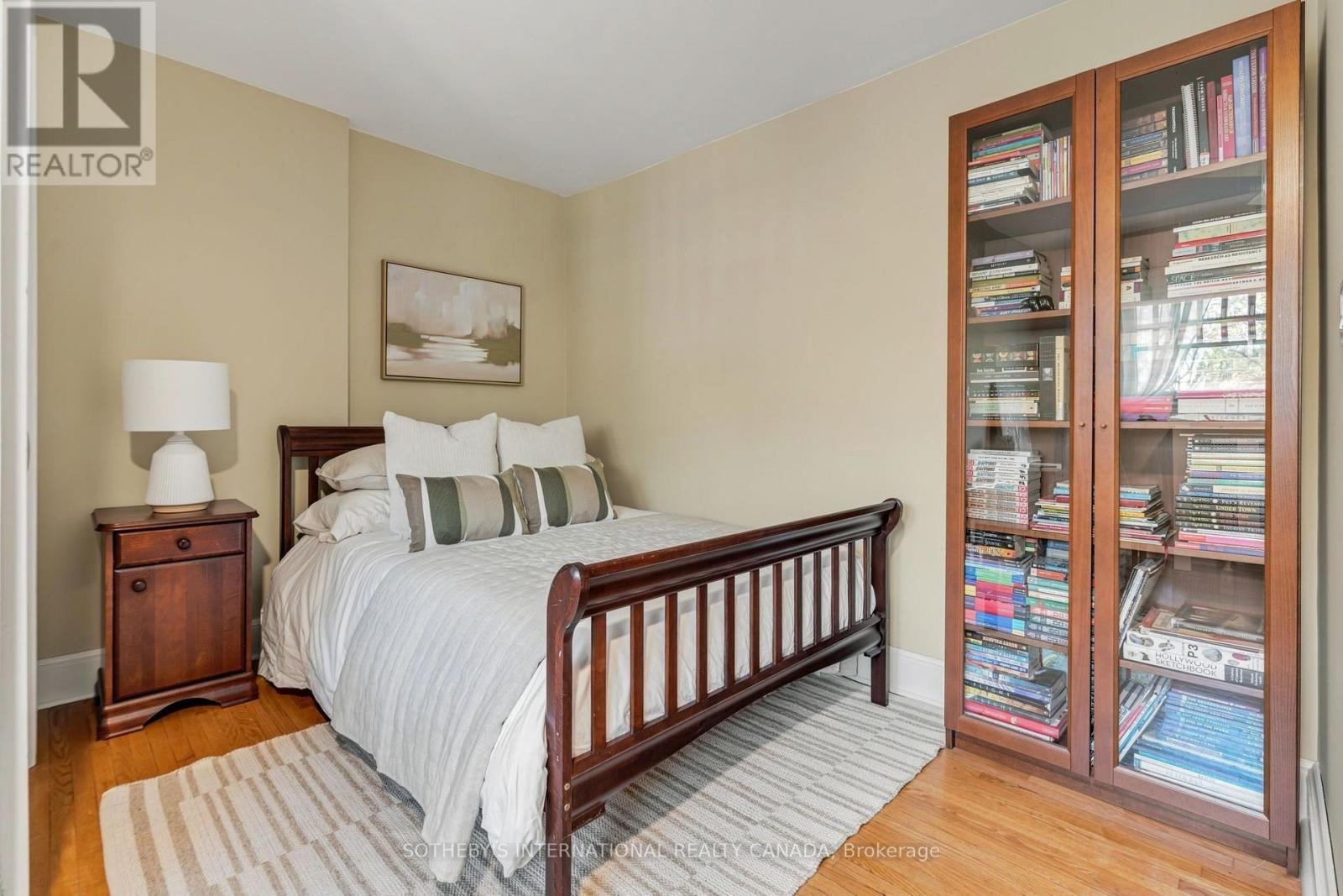 476 PALMERSTON BOULEVARD - 35