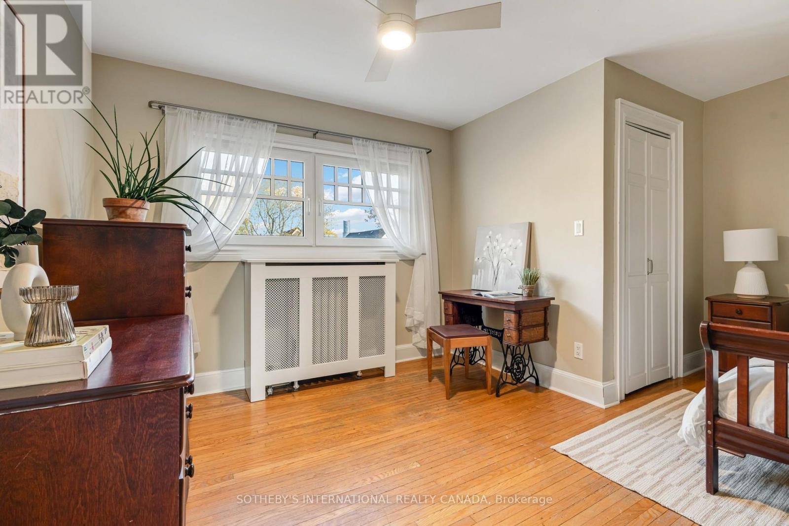 476 PALMERSTON BOULEVARD - 36