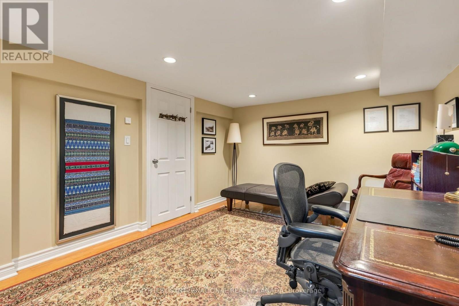 476 PALMERSTON BOULEVARD - 41