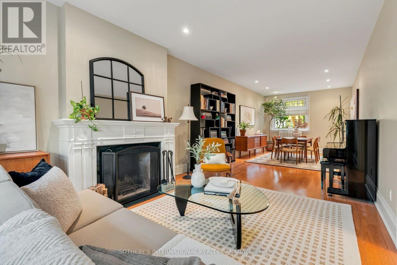 476 PALMERSTON BOULEVARD - 8