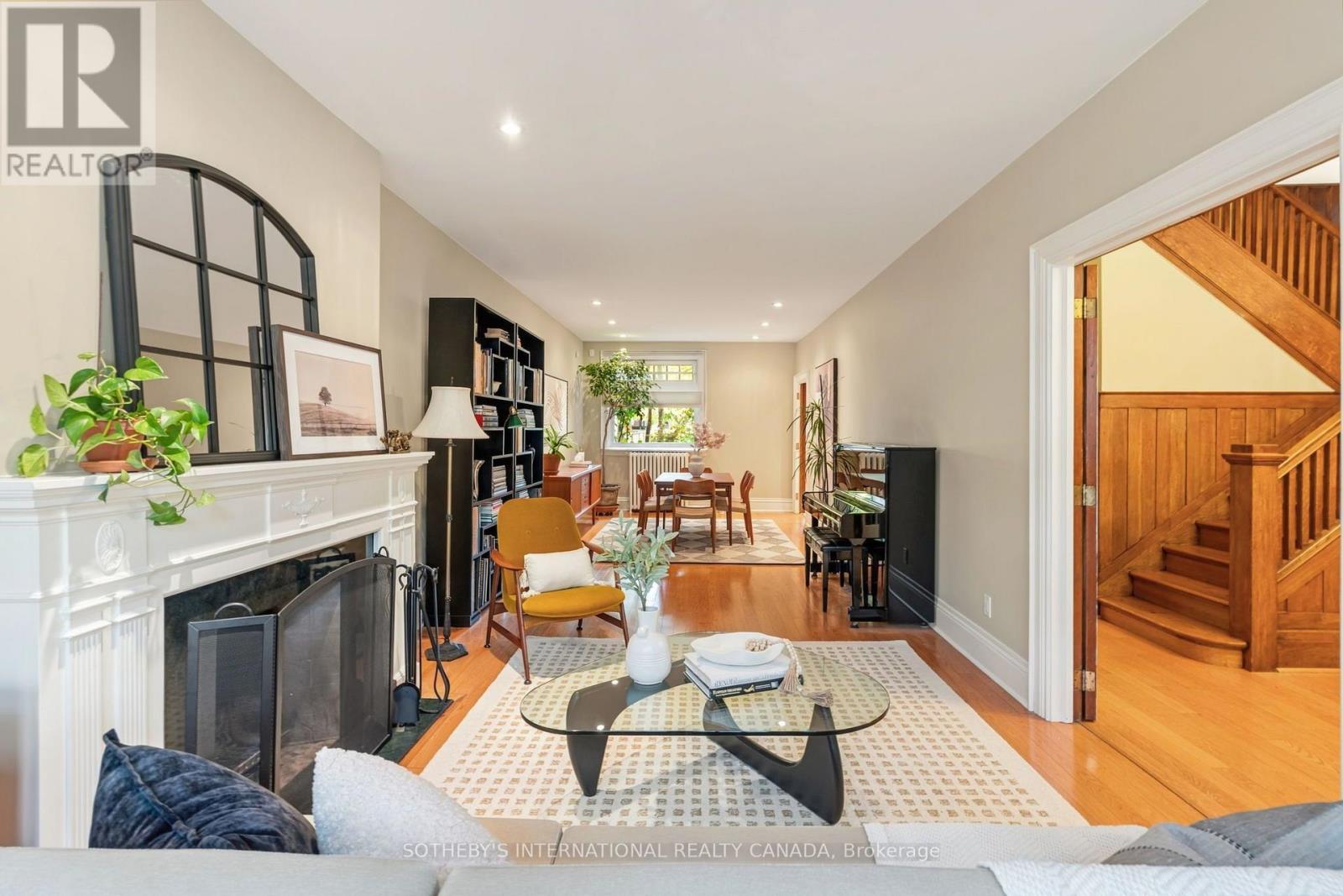 476 PALMERSTON BOULEVARD - 9