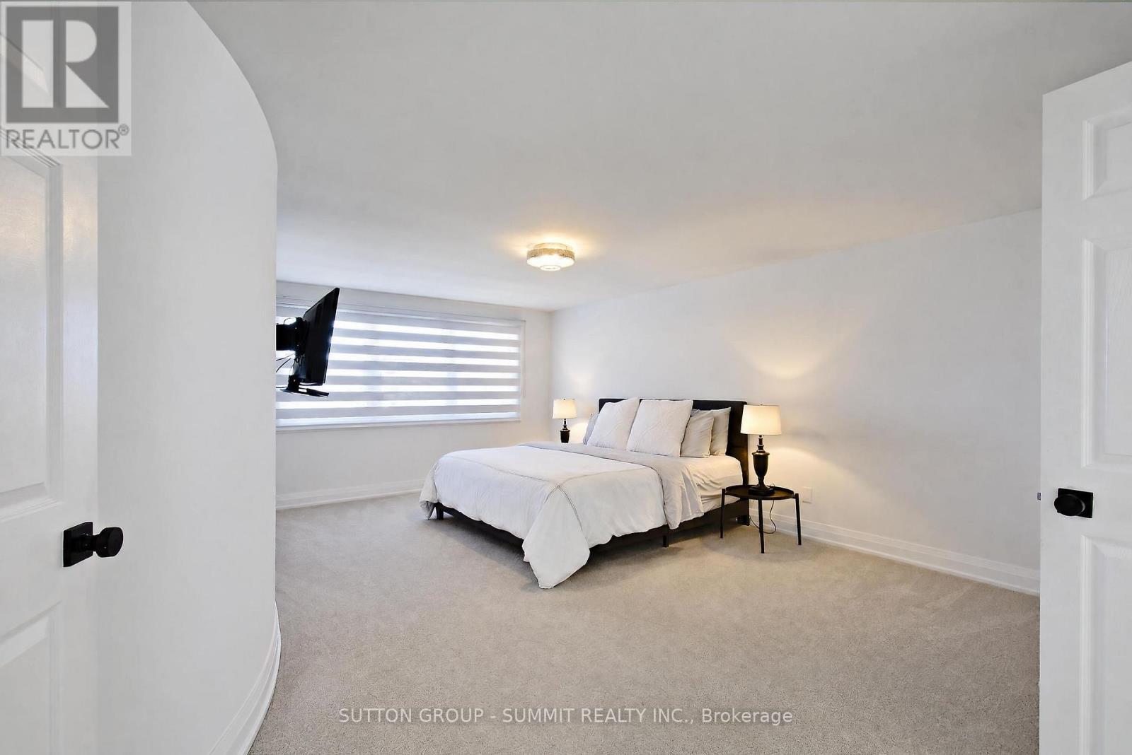 742 GRIFFITH STREET - 27