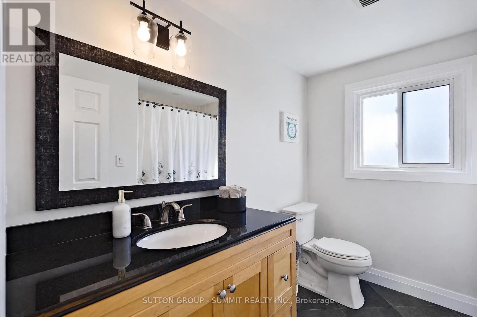 742 GRIFFITH STREET - 40