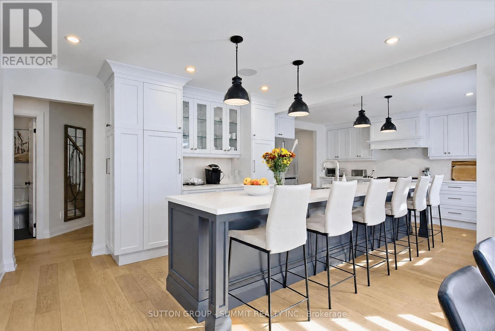742 GRIFFITH STREET - 7