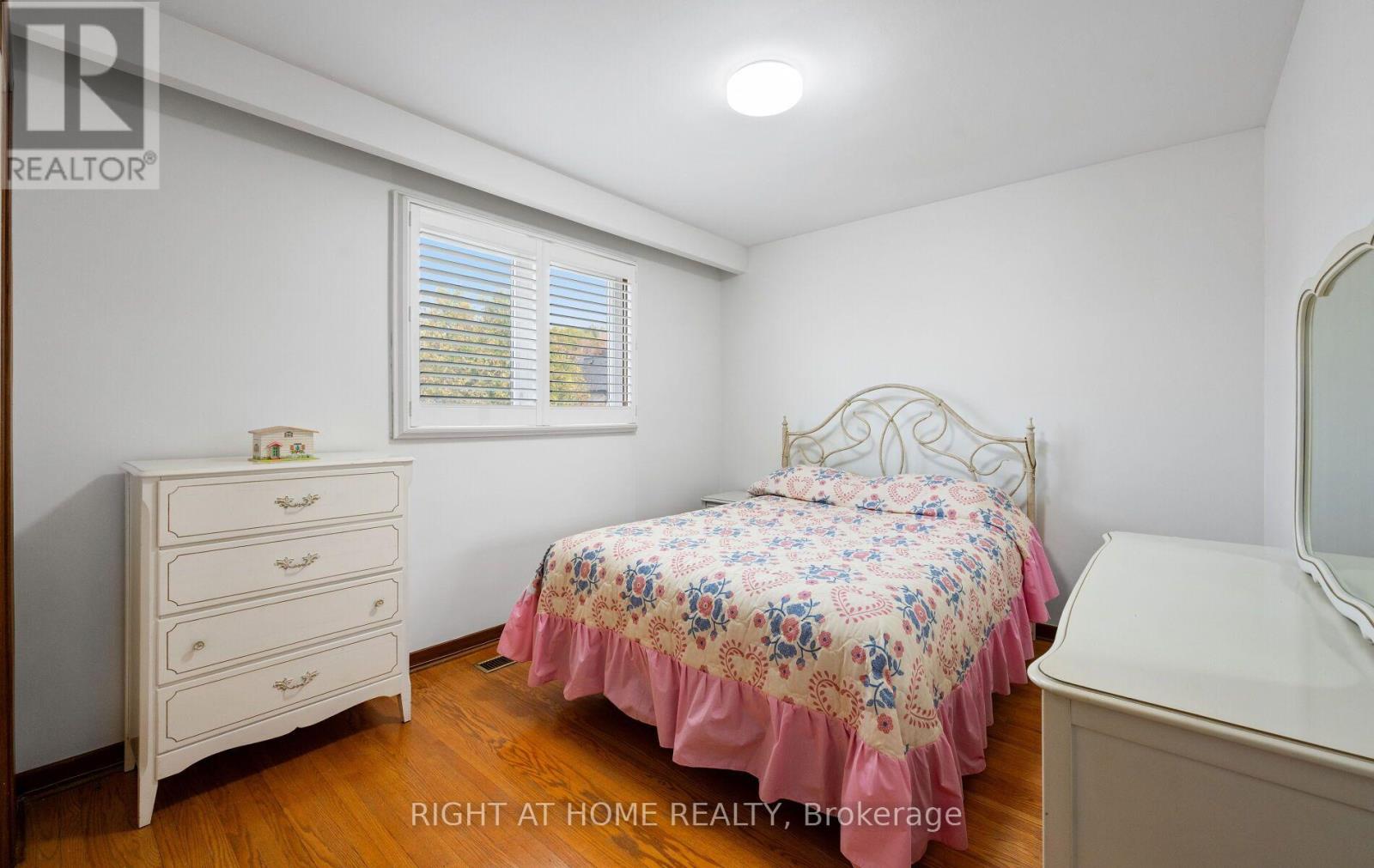 100 GRACEFIELD AVENUE - 15