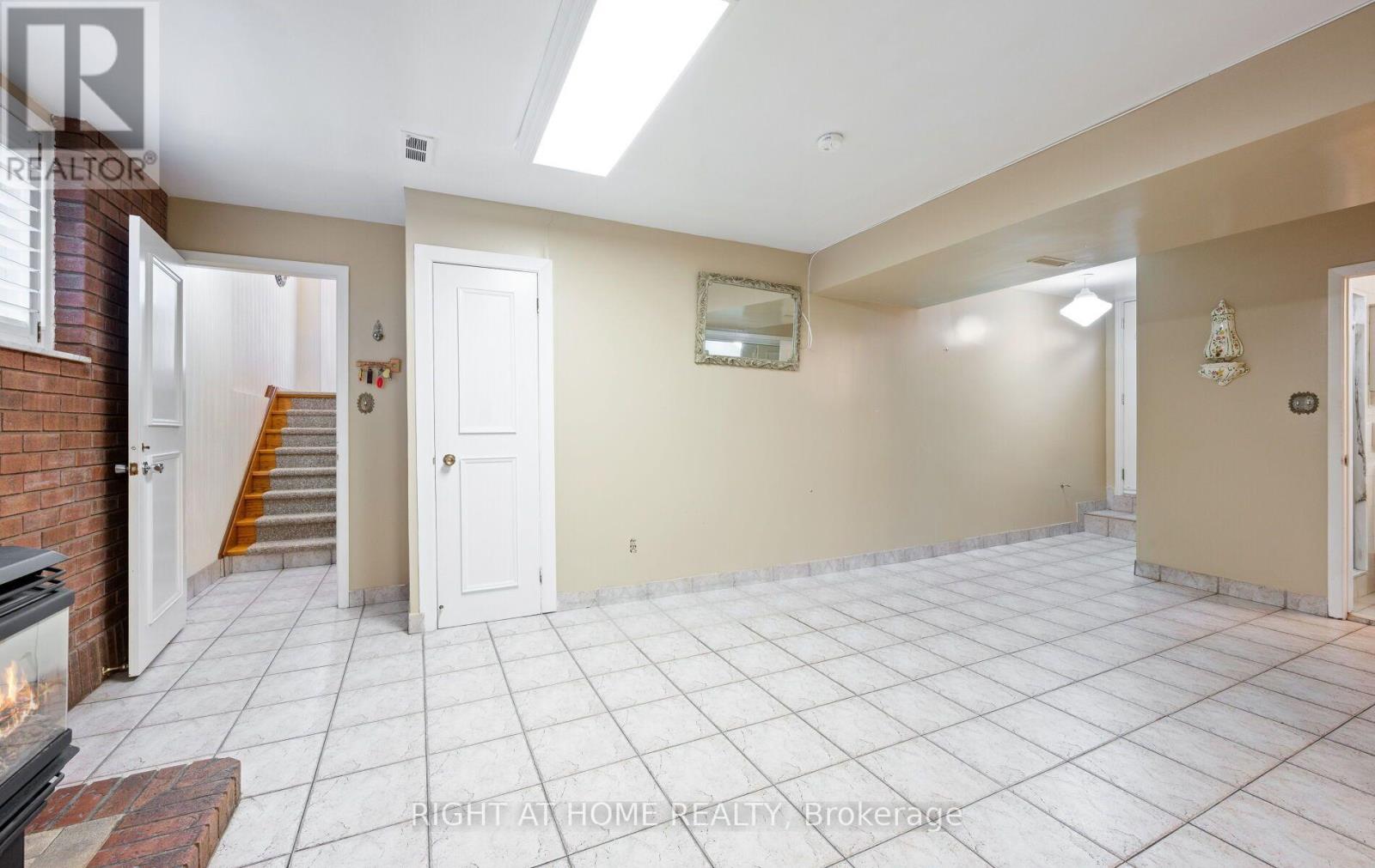 100 GRACEFIELD AVENUE - 21