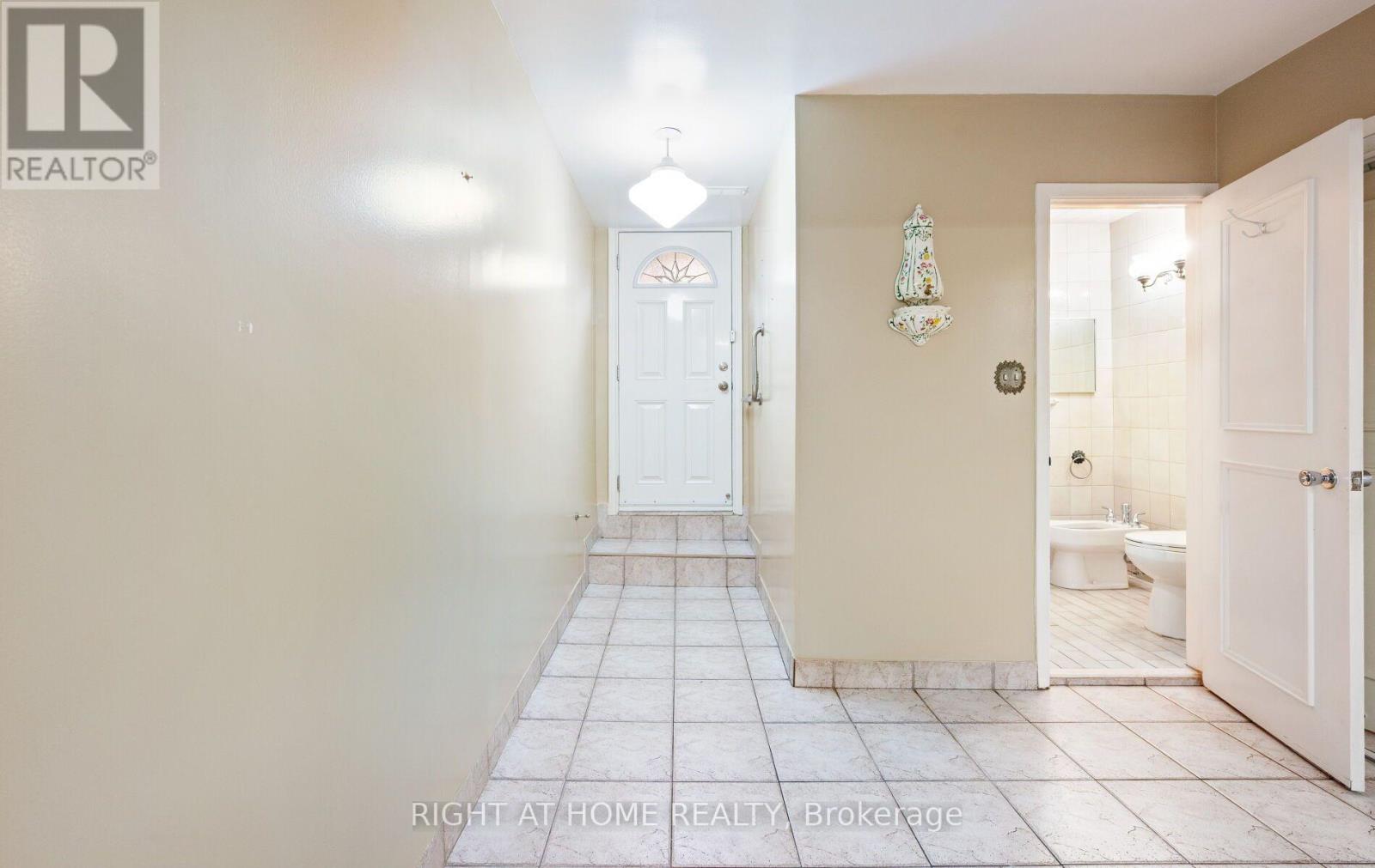 100 GRACEFIELD AVENUE - 22