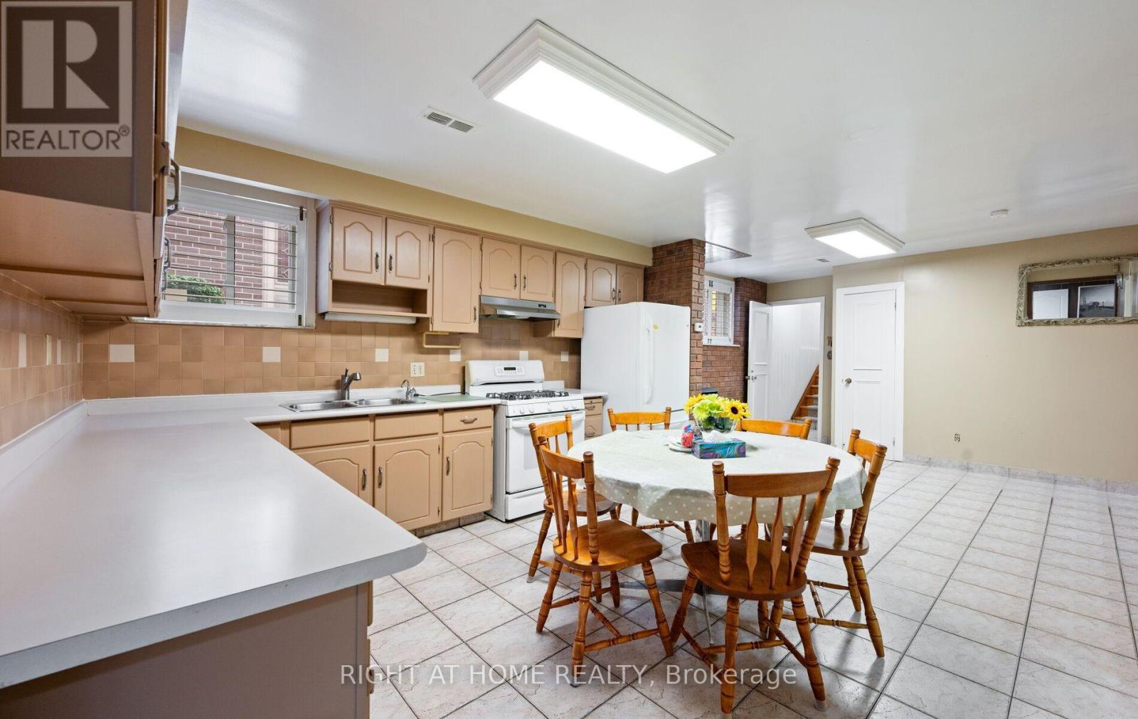 100 GRACEFIELD AVENUE - 26