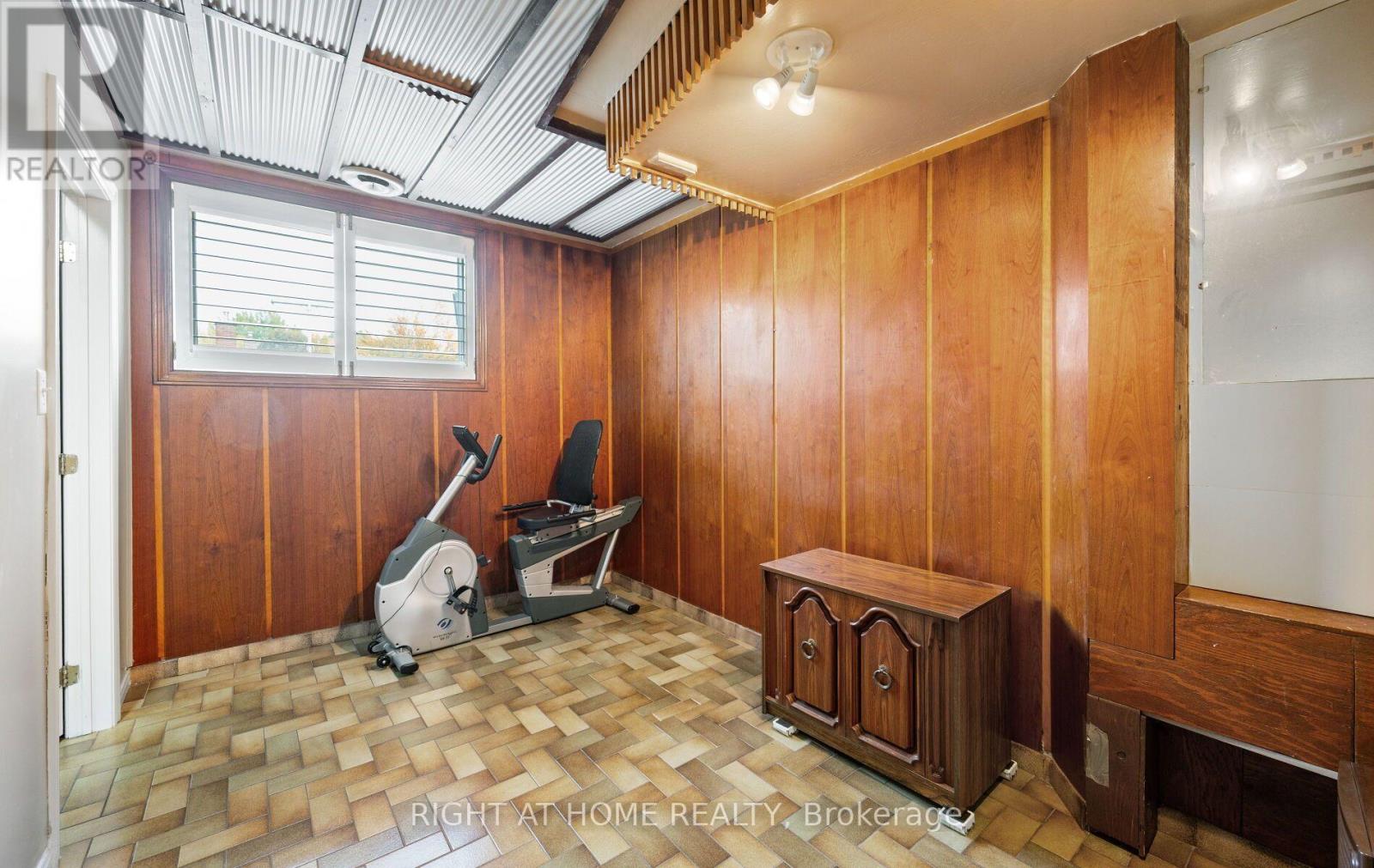 100 GRACEFIELD AVENUE - 30