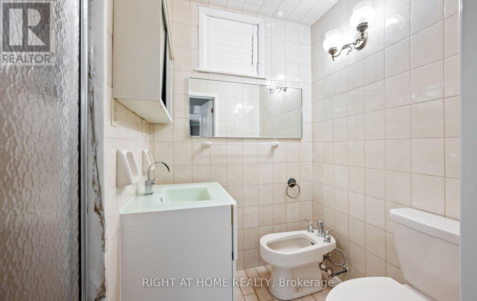100 GRACEFIELD AVENUE - 31