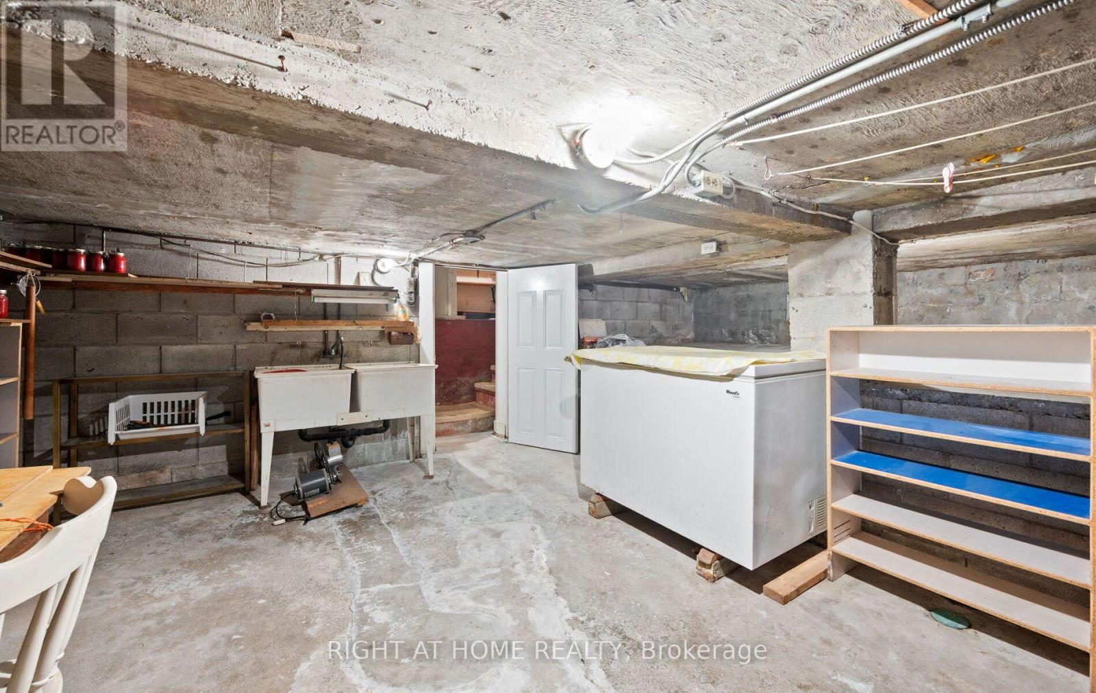 100 GRACEFIELD AVENUE - 34