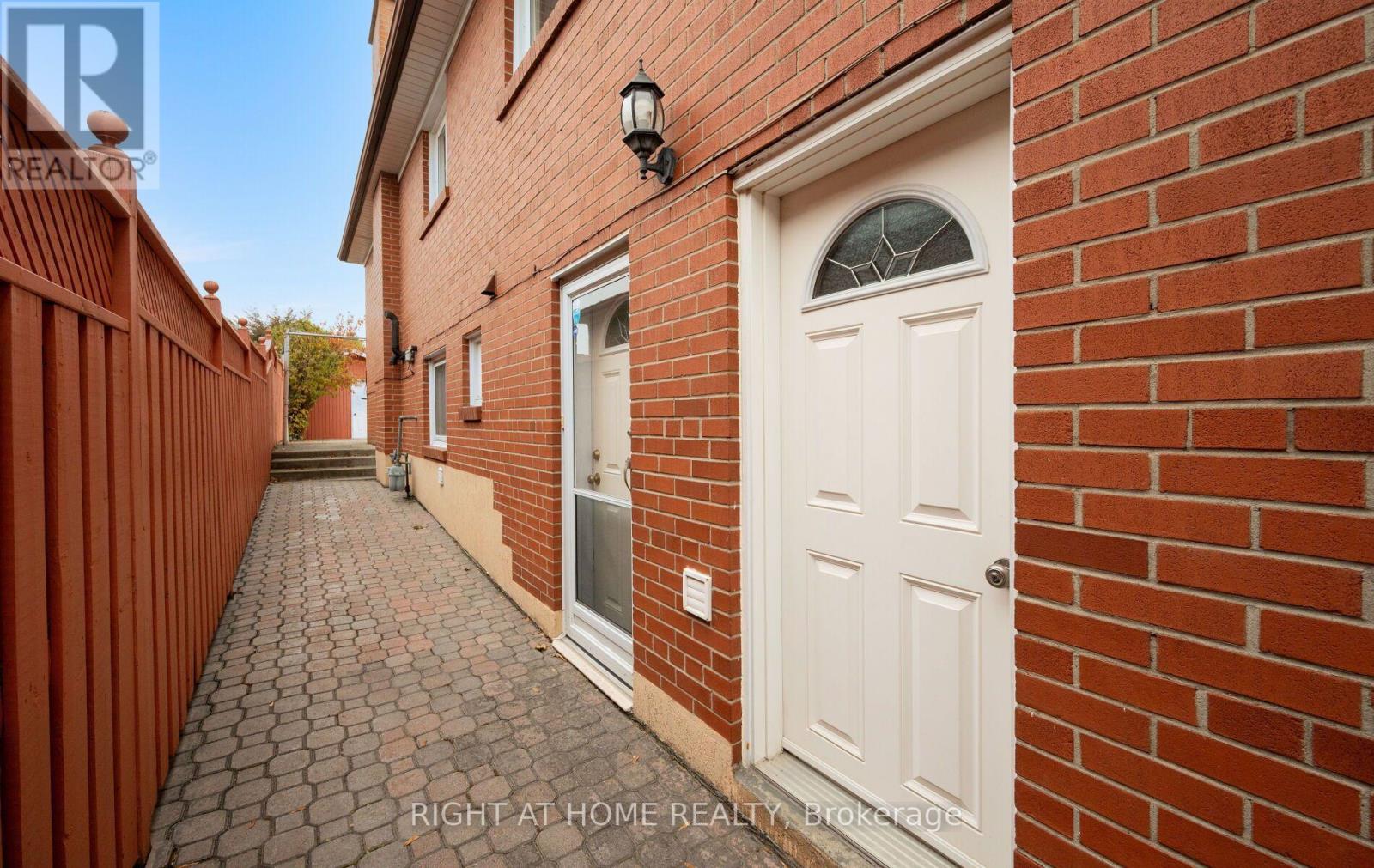100 GRACEFIELD AVENUE - 35