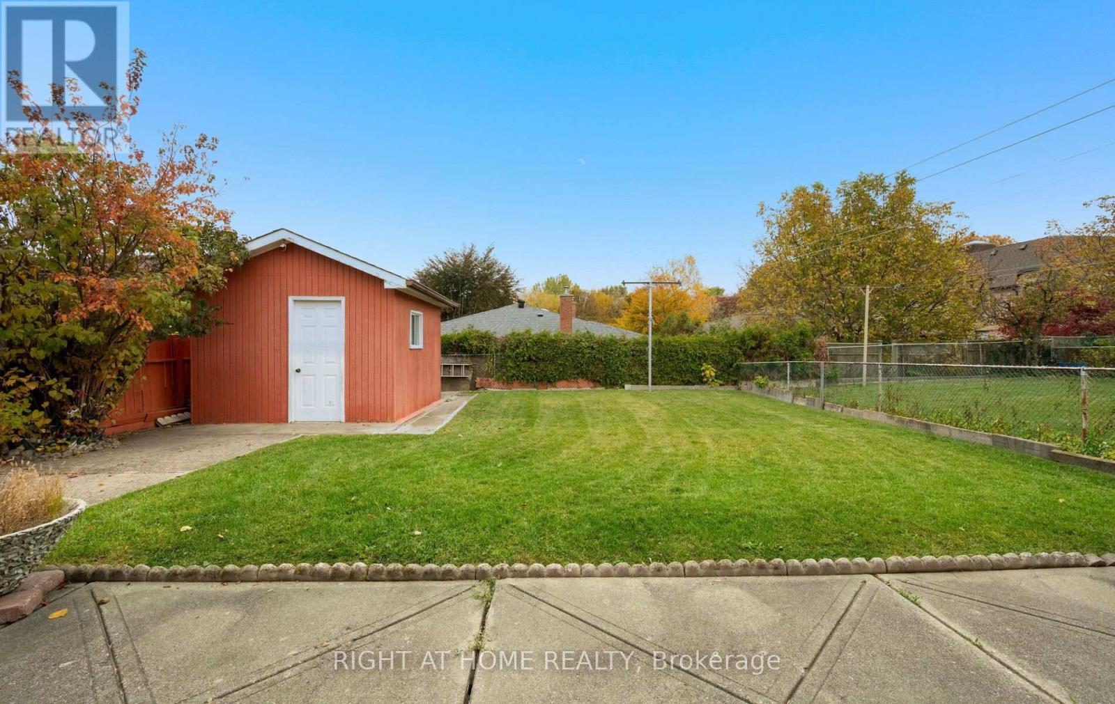 100 GRACEFIELD AVENUE - 37