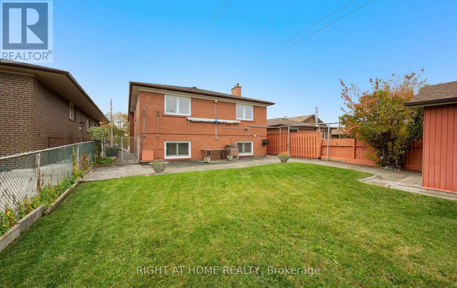 100 GRACEFIELD AVENUE - 38