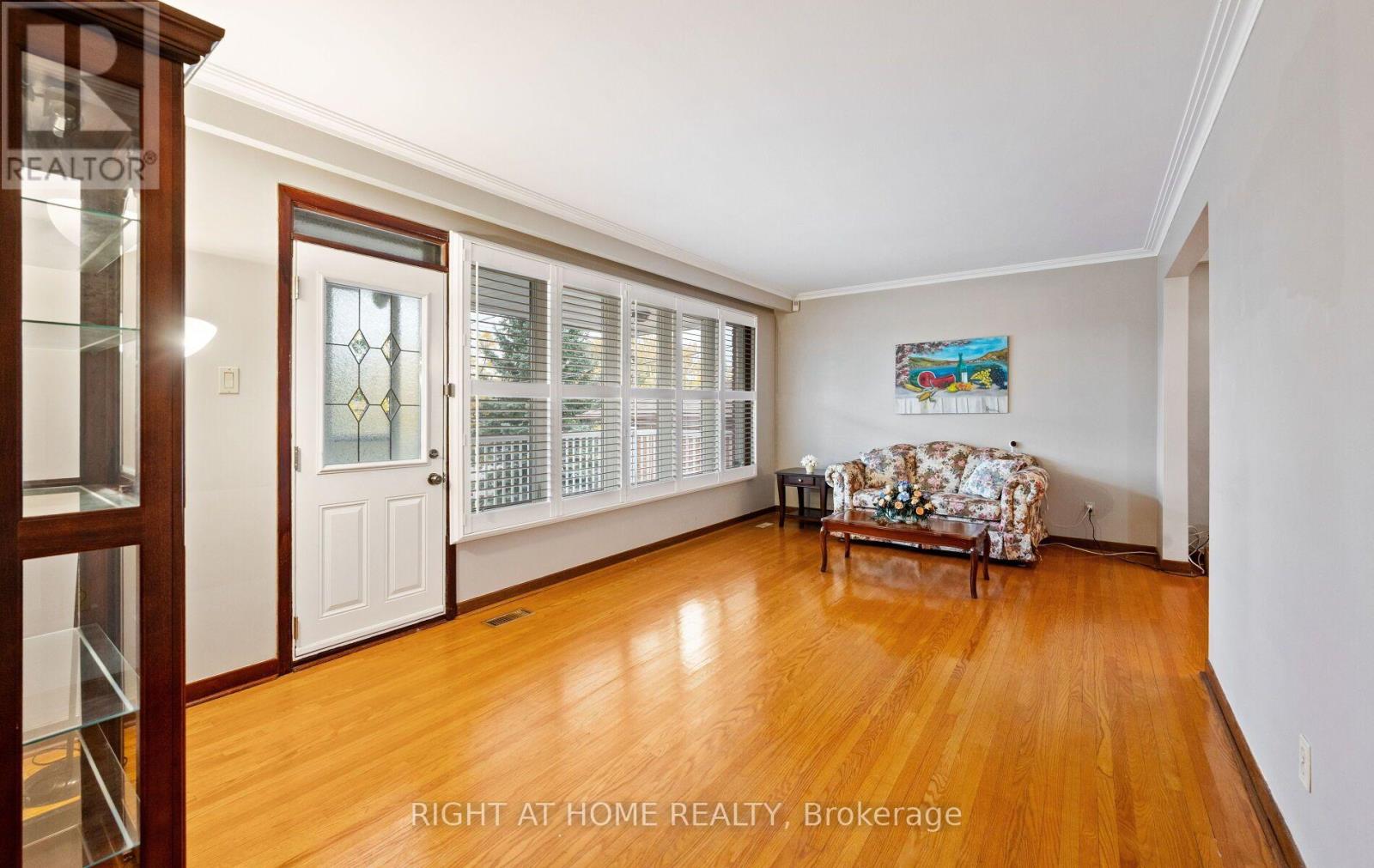 100 GRACEFIELD AVENUE - 6