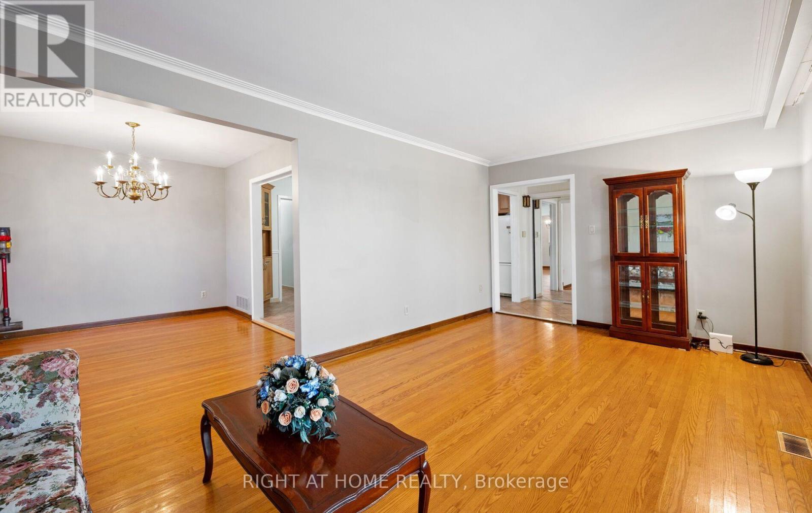 100 GRACEFIELD AVENUE - 8