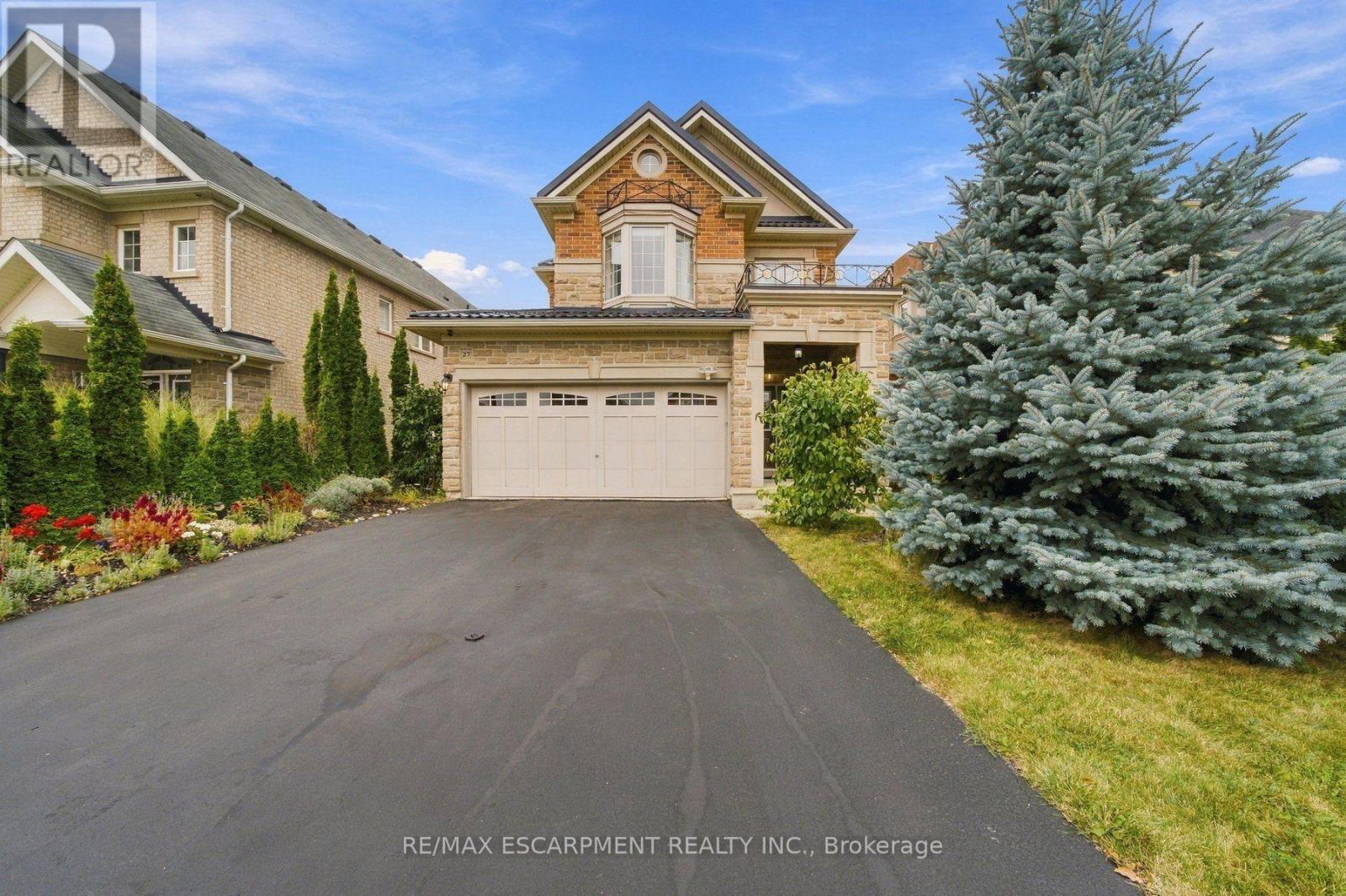 Photo of 27 Hazelton Avenue