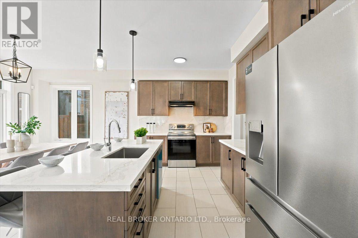 32 MONTROSE AVENUE - 11