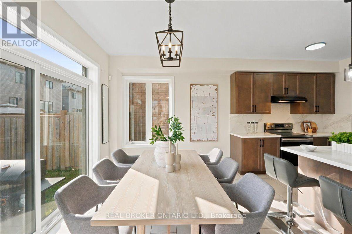 32 MONTROSE AVENUE - 14