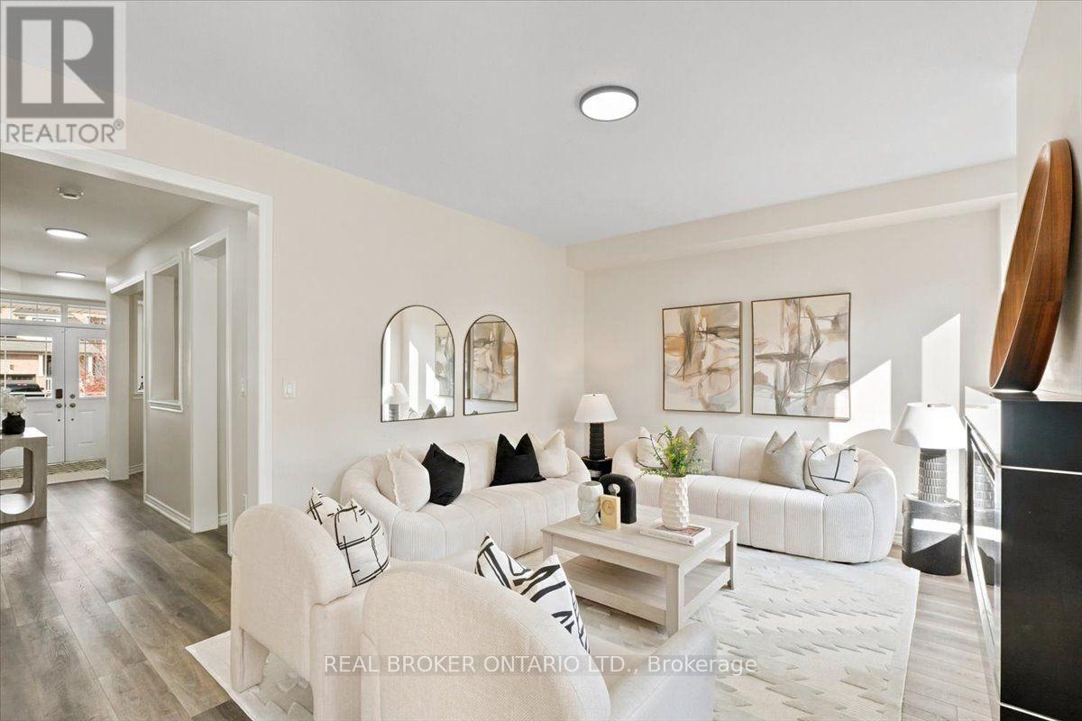 32 MONTROSE AVENUE - 8
