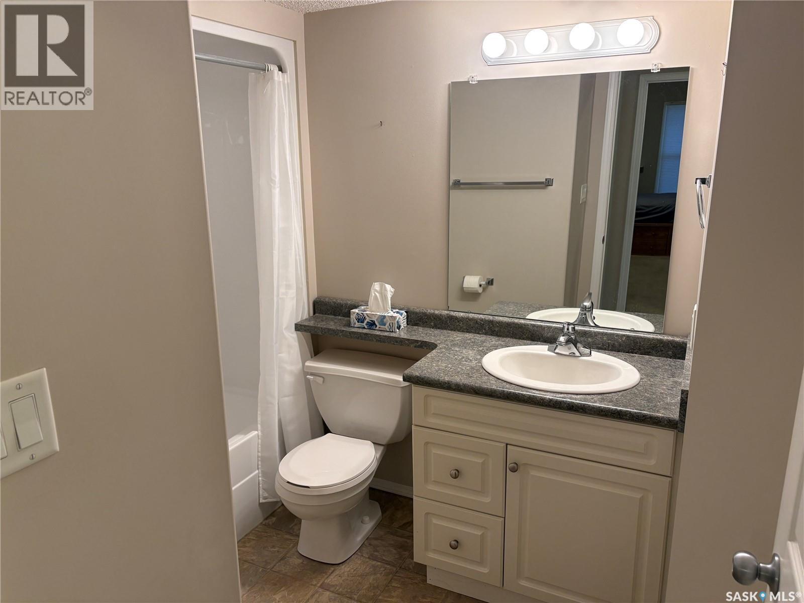 305 122 Government ROAD NE, Weyburn — photo 12