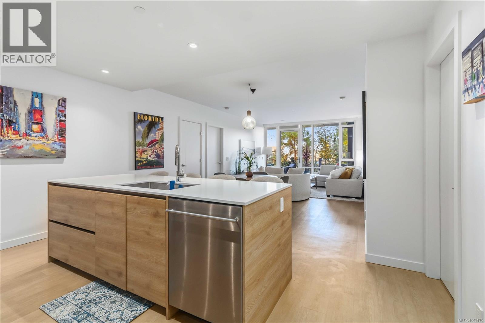 G111 369 Tyee Road, Victoria