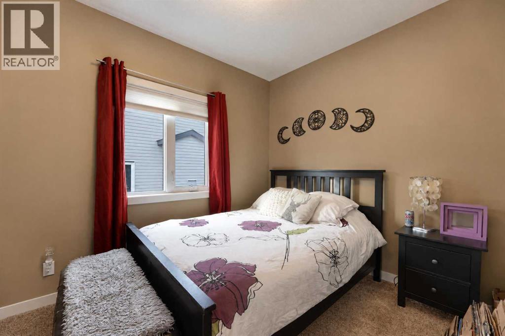 Listing photo – 227 11A Avenue NE, Sundre