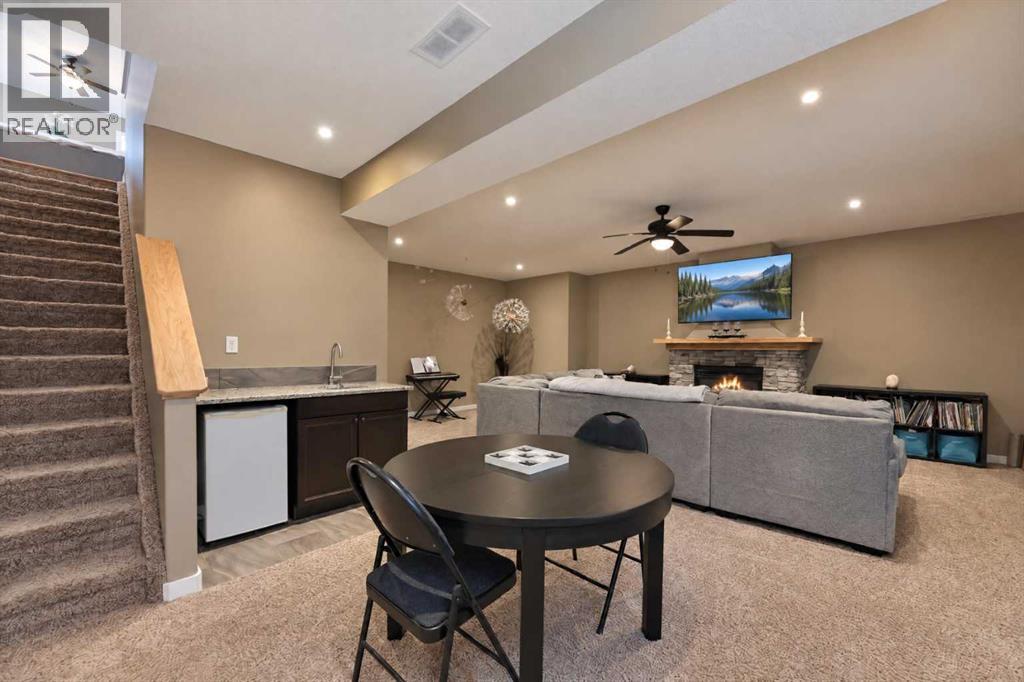 Listing photo – 227 11A Avenue NE, Sundre