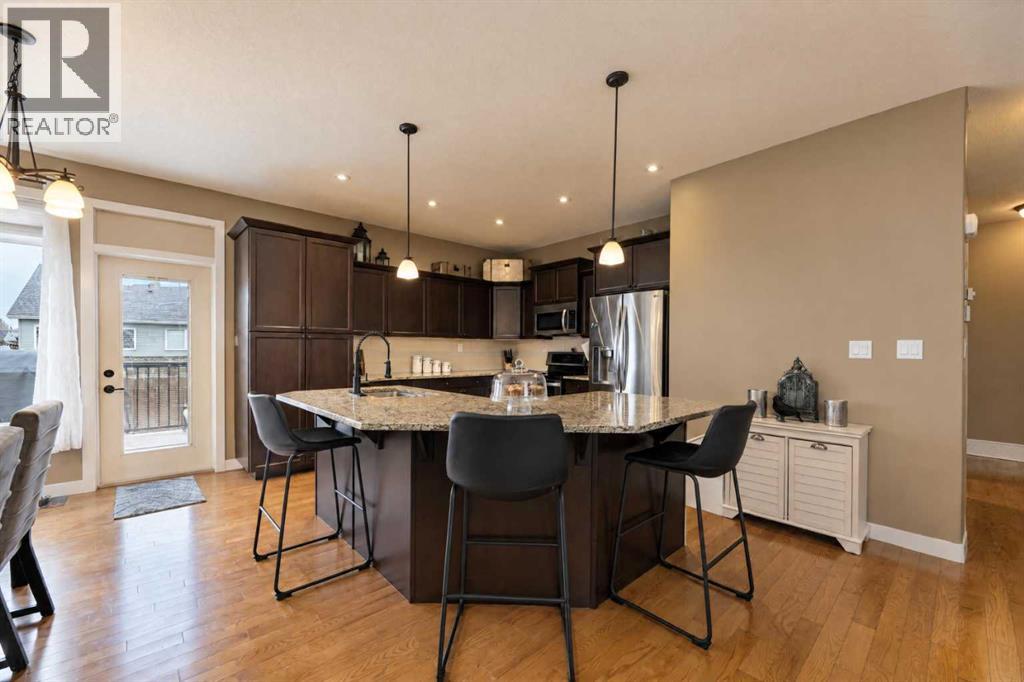 Listing photo – 227 11A Avenue NE, Sundre