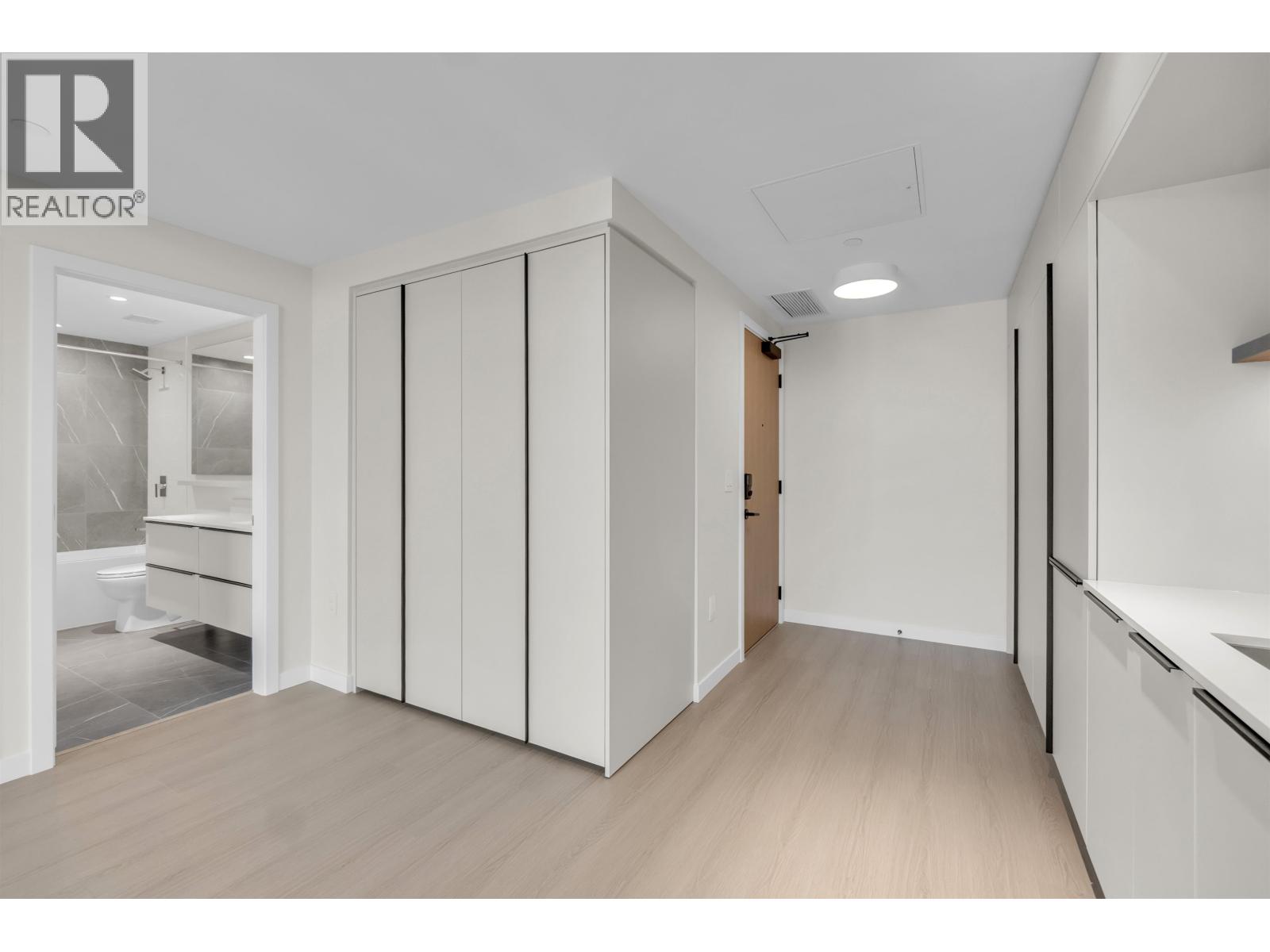1 Bed, 1 Bath House for Rent in Coquitlam – 3505 612 ELMWOOD STREET, Coquitlam – MLS# R3179646 - Image 18