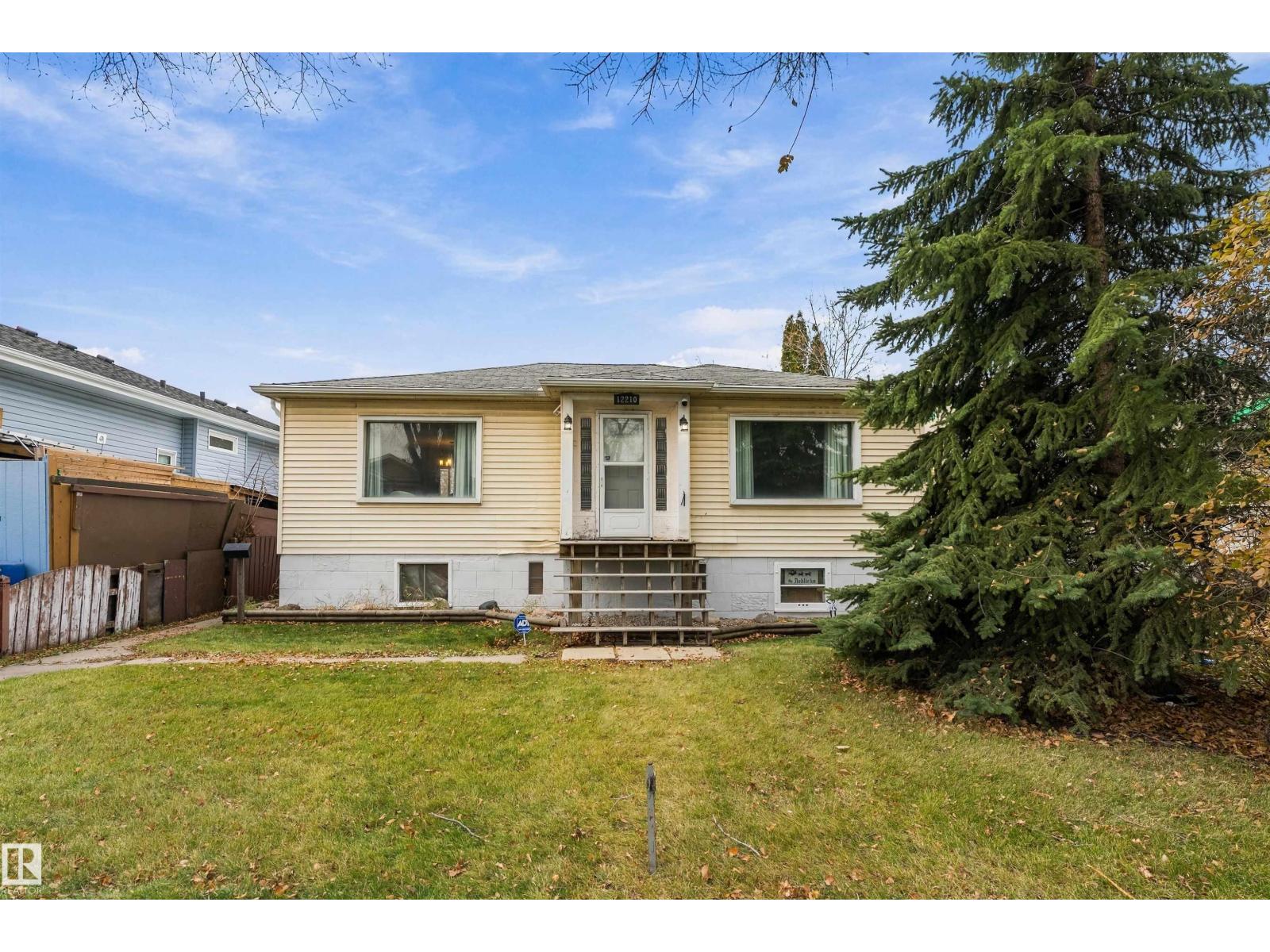 12210 95 ST NW, Edmonton, Alberta, T5G1N2