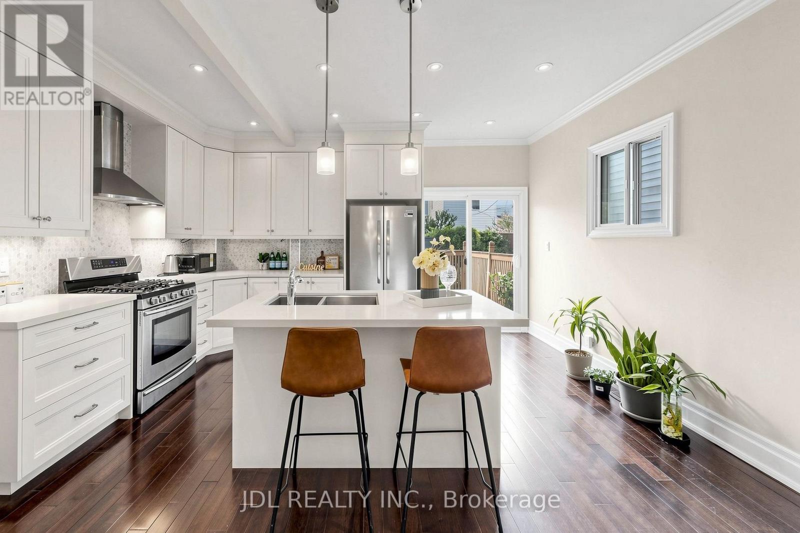 831 PAPE AVENUE - 9