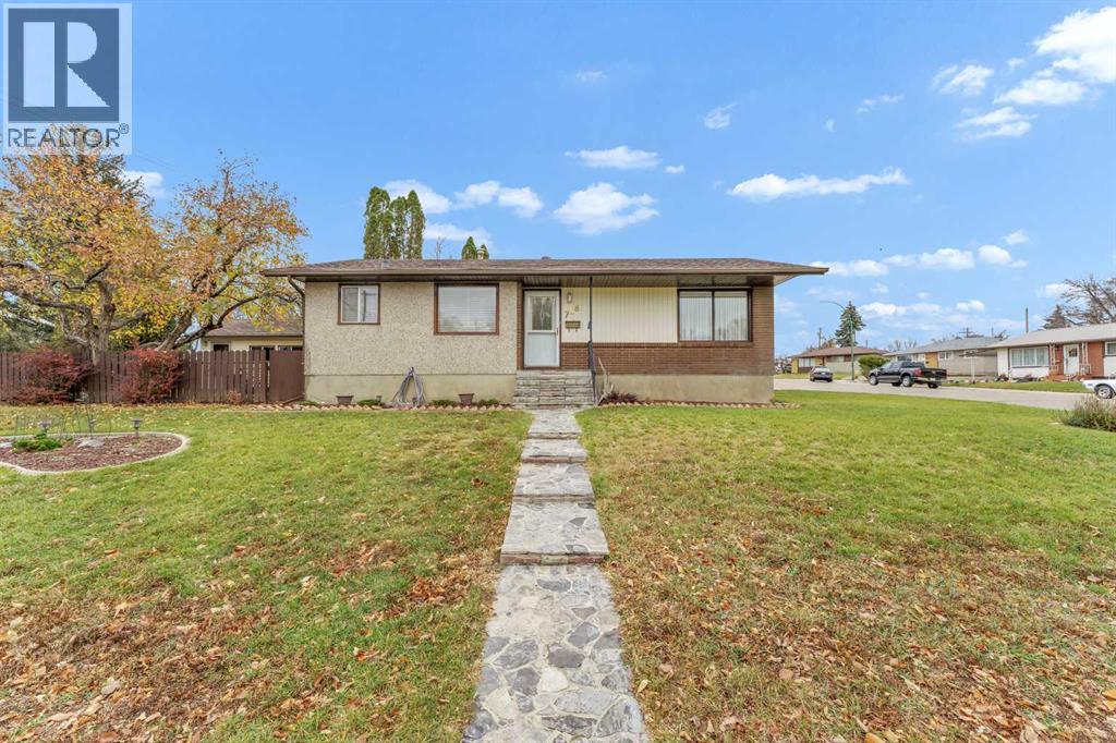 Photo of 798 16 Street NE, Medicine Hat