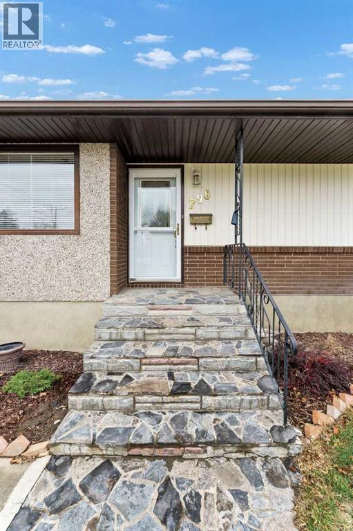 798 16 Street NE, Medicine Hat — photo 4
