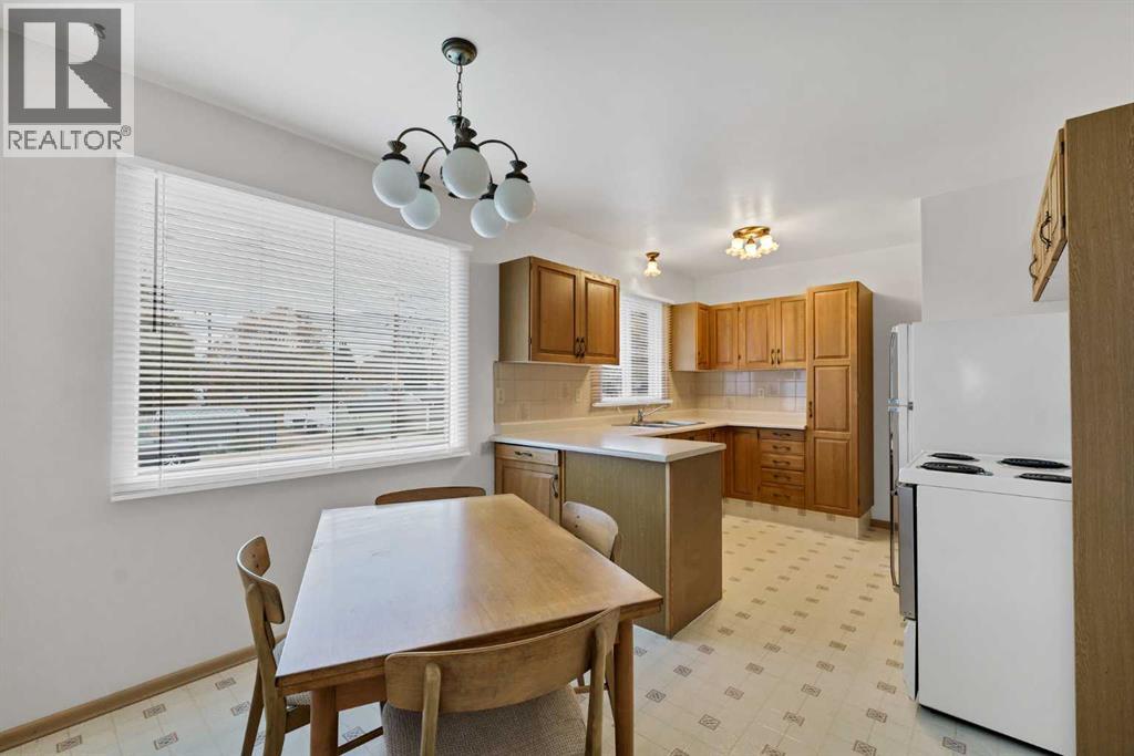 798 16 Street NE, Medicine Hat — photo 9
