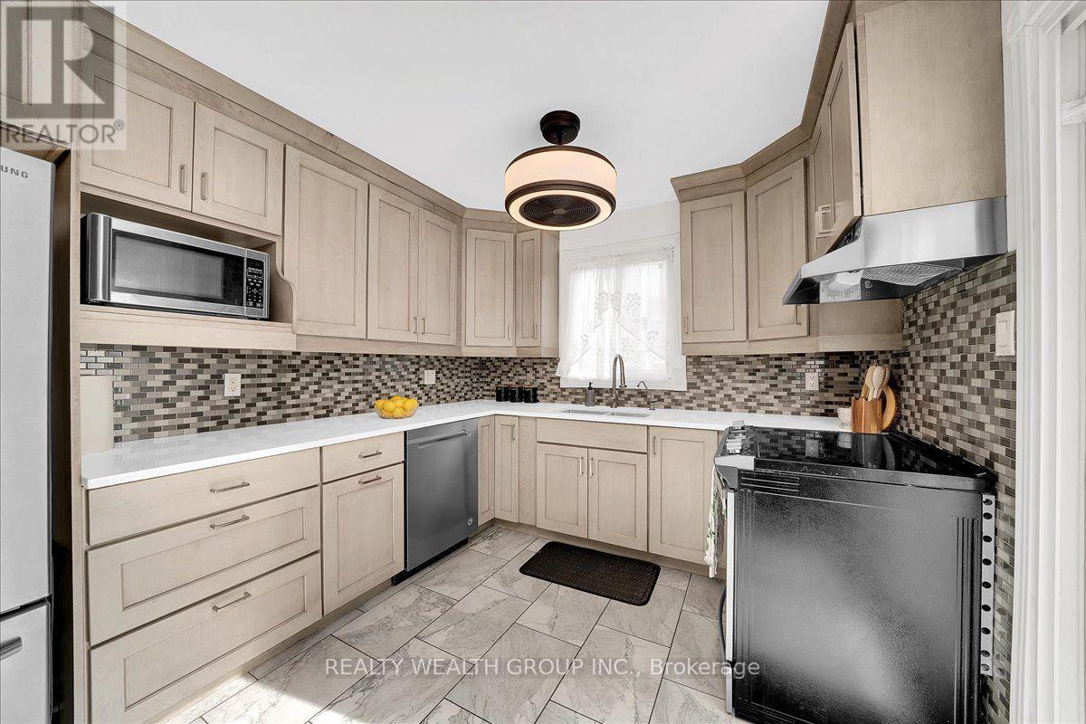 11 BRISTOW Court, Barrie photo 10